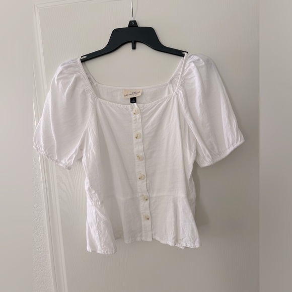 Universal Thread White Button Down Short Puffy Sleeve Top. Size Small - Picture 1 of 10